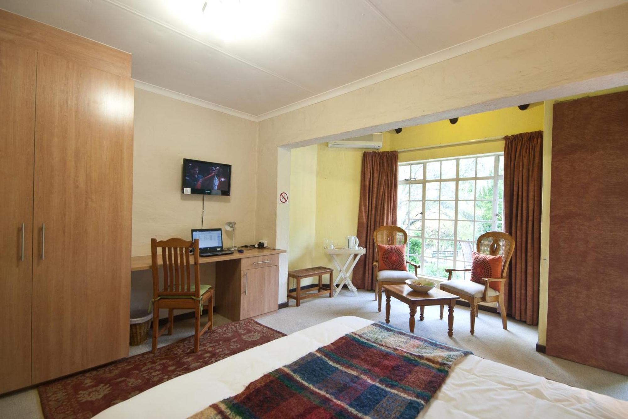 แทชฟัวร์ด ลอดจ์ Hotel โจฮันเนสเบิร์ก ภายนอก รูปภาพ