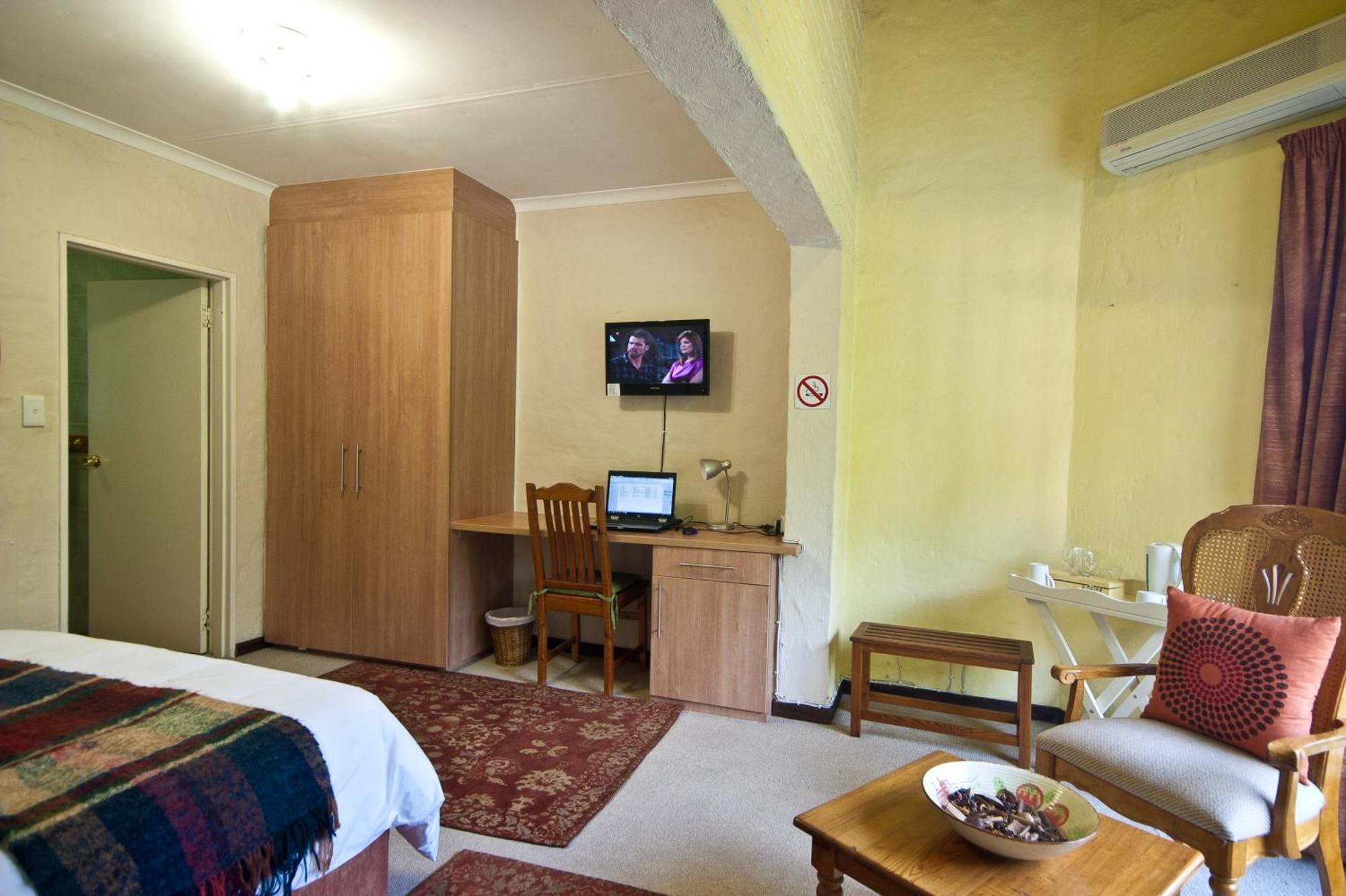 แทชฟัวร์ด ลอดจ์ Hotel โจฮันเนสเบิร์ก ภายนอก รูปภาพ