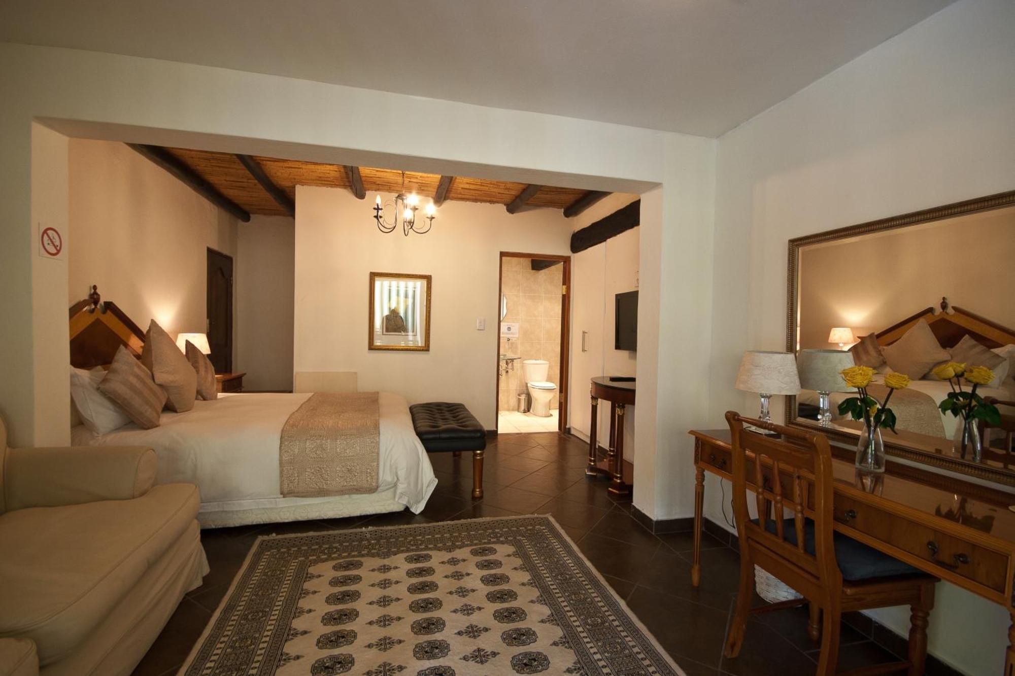 แทชฟัวร์ด ลอดจ์ Hotel โจฮันเนสเบิร์ก ภายนอก รูปภาพ